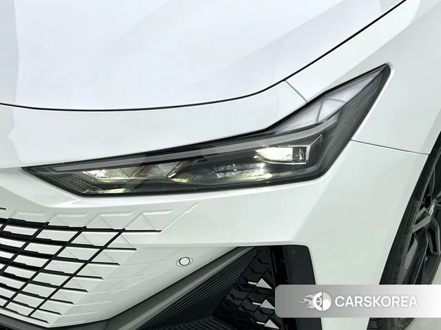 Chang'an UNI-V 2022 Белый из Китая, фото 6
