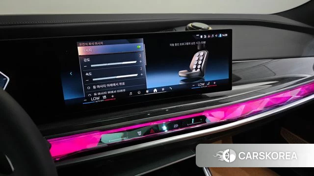BMW 7 Series (G70) 2026 Светло-серебряный цвет из Кореи, фото 6