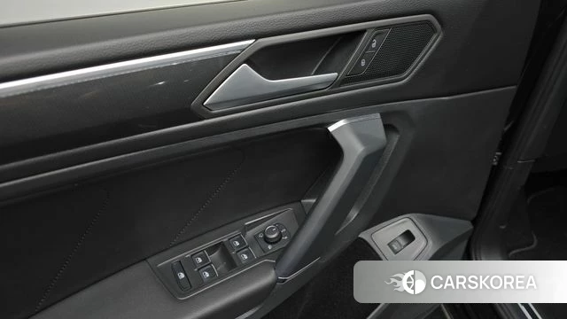 Volkswagen Tiguan Allspace 2020 Черный из Кореи, фото 6
