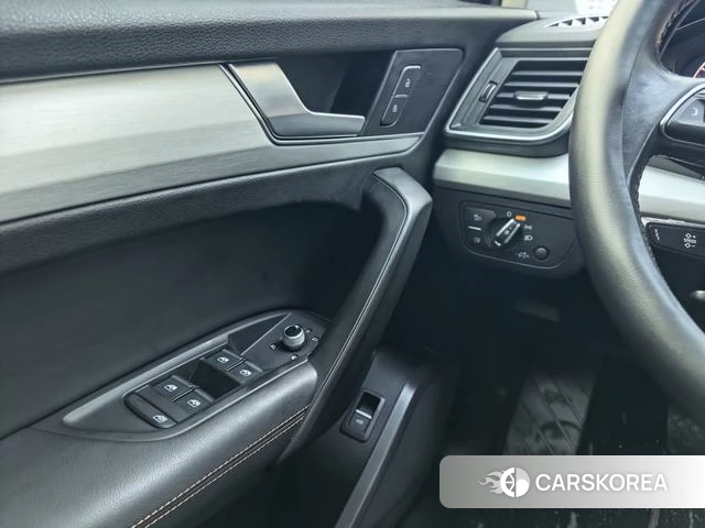 Audi Q5L 2019 Белый из Китая, фото 6