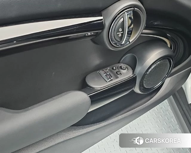 Mini Cooper Electric 2023 Белый из Кореи, фото 6