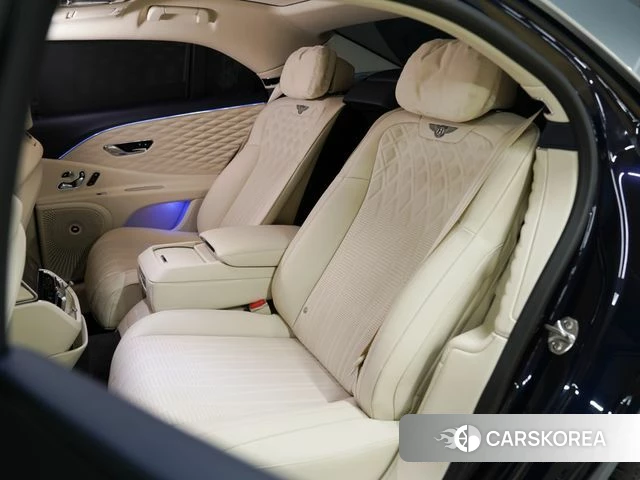 Bentley Flying Spur 3rd Generation 2022 Серебряный из Кореи, фото 6