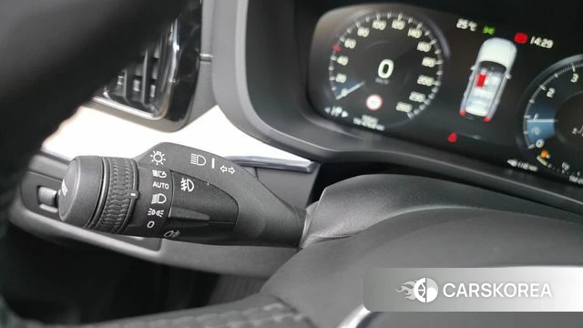 Volvo XC60 second Generation 2019 Белый из Кореи, фото 6