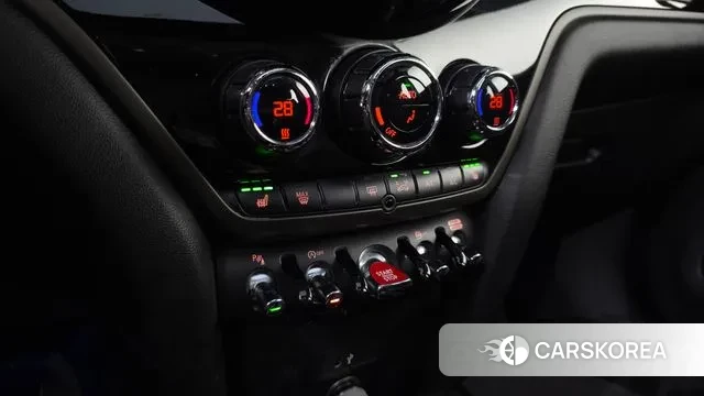 Mini Cooper Countryman 2021 Черный из Кореи, фото 6