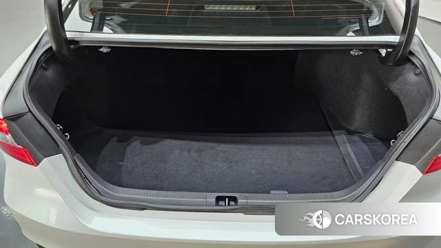 Toyota Camry (XV70) 2023 Белый из Кореи, фото 6