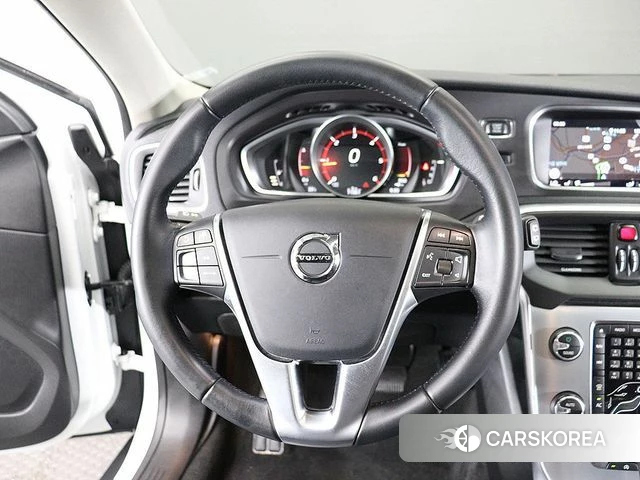 Volvo V40 Cross-Country 2019 Белый из Кореи, фото 6
