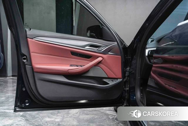 BMW 5 series PHEV 2023 Синий из Китая, фото 6