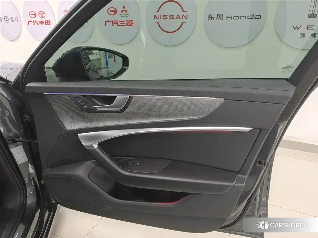 Audi A6L 2022 Silver/gray из Китая, фото 6