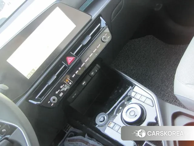 Kia Di Ol Nu Niro 2023 Белый из Кореи, фото 6