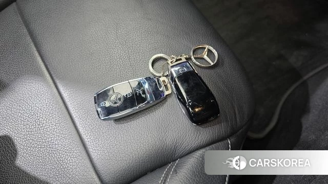 Mercedes-Benz E-Class W213 2021 Белый из Кореи, фото 6