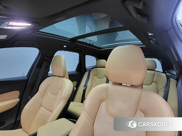 Volvo XC60 second Generation 2023 Черный из Кореи, фото 6