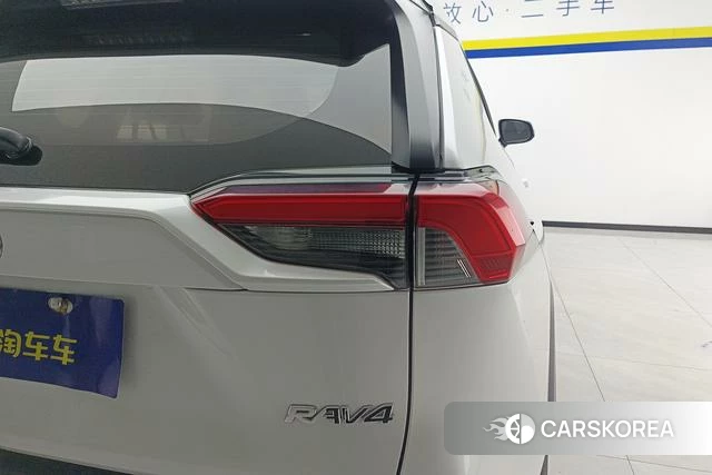 Toyota RAV4 Rongfang 2022 Белый из Китая, фото 6