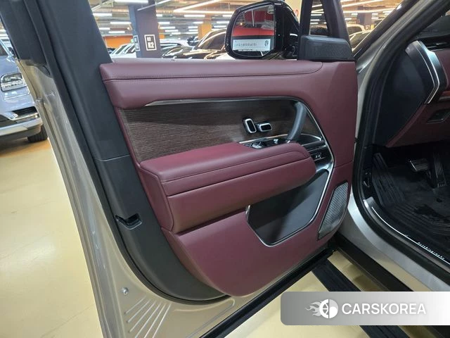 Land Rover Range Rover 5th Generation 2024 Золотой из Кореи, фото 6
