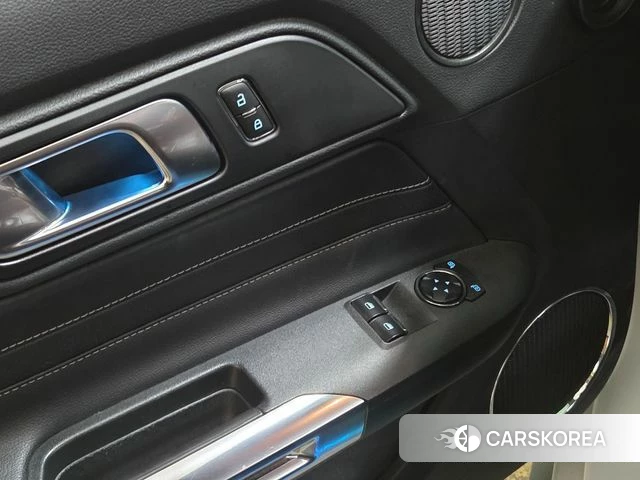 Ford Mustang 2022 Белый из Кореи, фото 6
