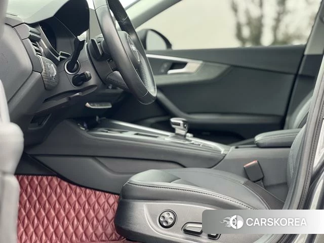 Audi A4L 2022 Темно-серый из Китая, фото 6