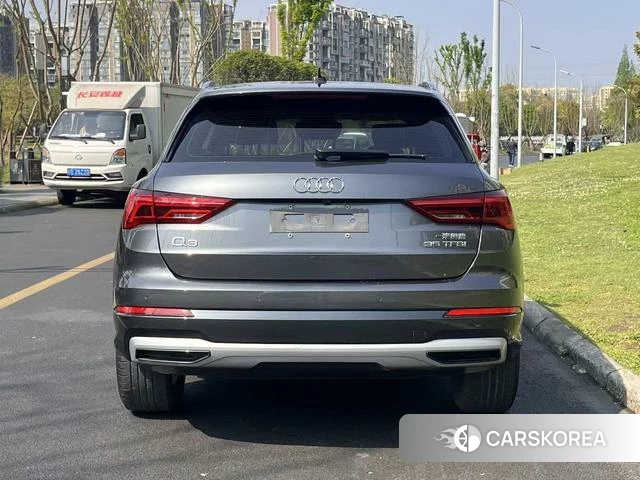 Audi Q3 2020 Темно-серый из Китая, фото 6