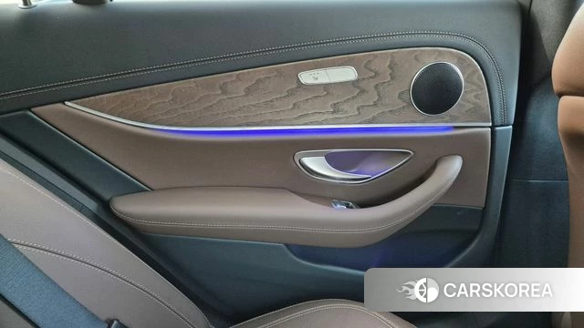 Mercedes-Benz E-Class W213 2022 Белый из Кореи, фото 6