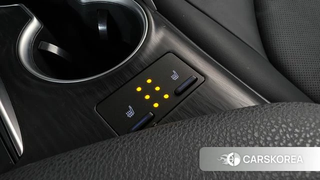 Toyota Camry (XV70) 2024 Белый из Кореи, фото 6