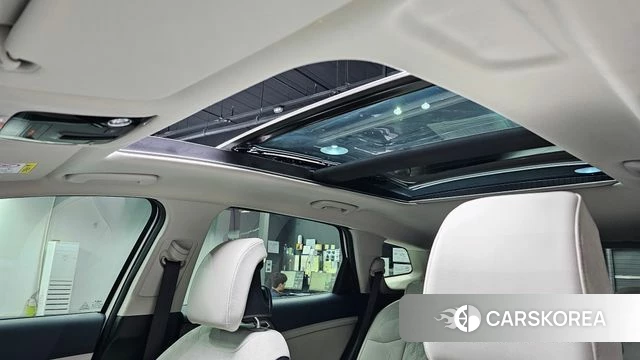 Kia Sportage 5th Generation Hybrid 2023 Белый из Кореи, фото 6
