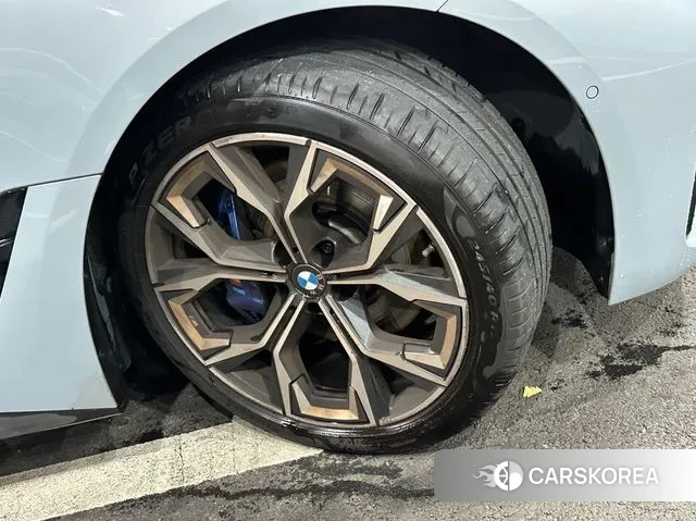 BMW 4 Series (G22) 2024 Небесно-голубой из Кореи, фото 6