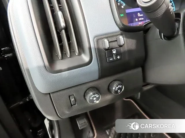 Chevrolet (GM Daewoo) Real New Colorado 2022 Черный из Кореи, фото 6