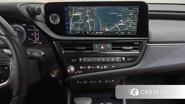 Lexus ES300h 7th generation 2025 Серебристо-серый из Кореи, фото 6