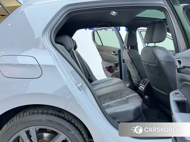Volkswagen Golf 2023 Темно-серый из Китая, фото 6