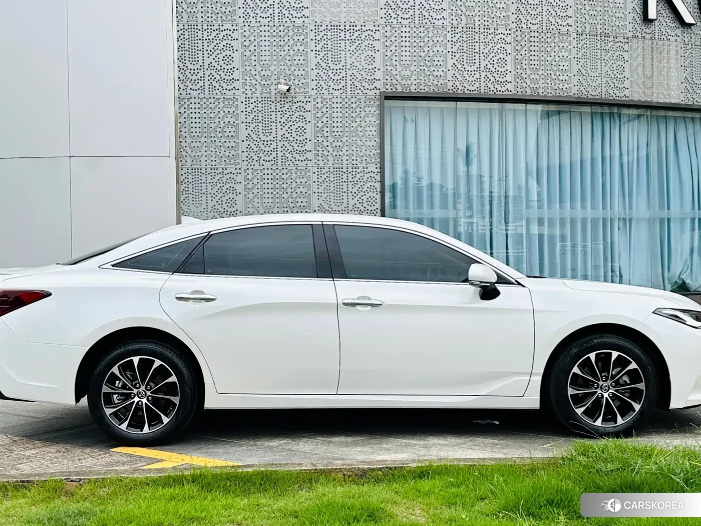 Toyota Avalon 2024 Белый из Китая, фото 6