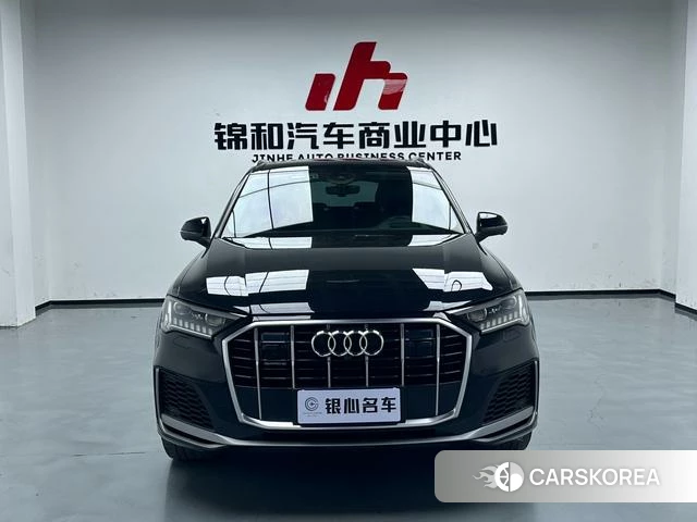 Audi Q7 2021 Черный из Китая, фото 6