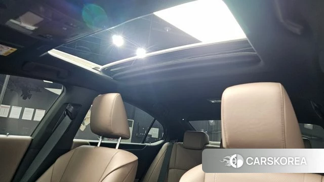 Lexus ES300h 7th generation 2022 Песочный из Кореи, фото 6