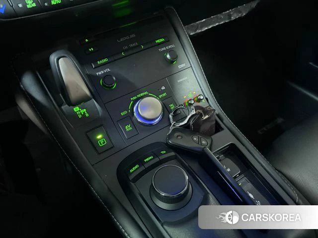 Lexus CT200h 2018 Белый из Кореи, фото 6