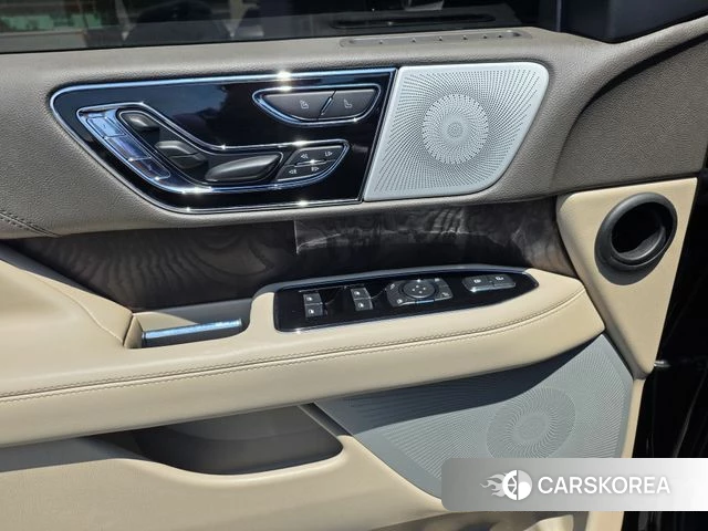 Lincoln Navigator 4th generation 2022 Черный из Кореи, фото 6