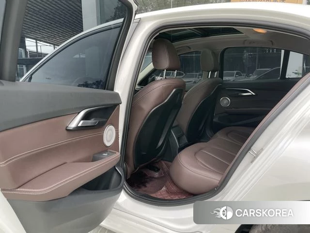 BMW 1 series 2023 Белый из Китая, фото 6