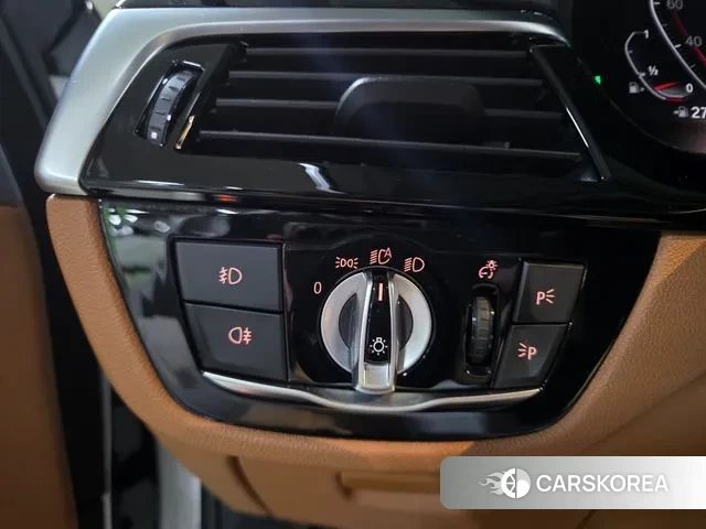 BMW 5 Series (G30) 2019 Белый из Кореи, фото 6