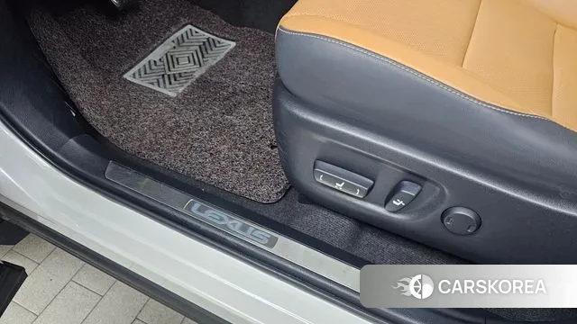 Lexus NX300h 2020 Белый из Кореи, фото 6