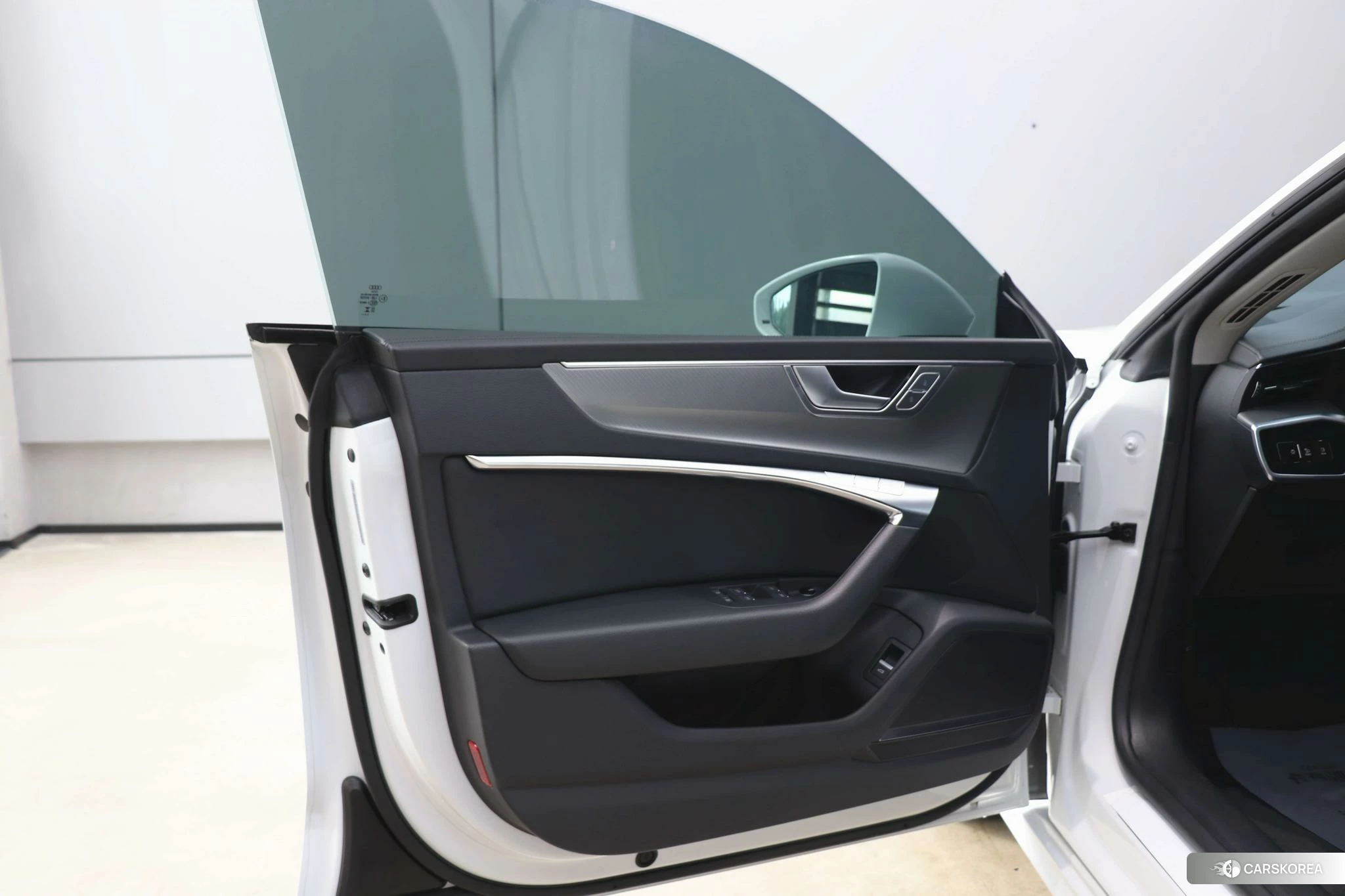 Audi A7 2022 Белый из Китая, фото 6