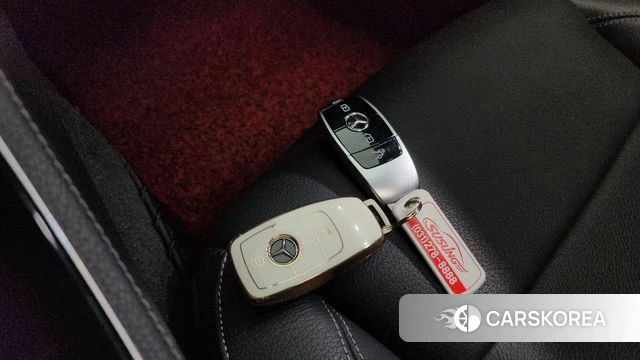 Mercedes-Benz E-Class W213 2018 Белый из Кореи, фото 6