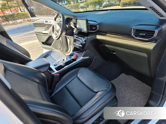 Ford Explorer 6th Generation 2023 Белый из Кореи, фото 6