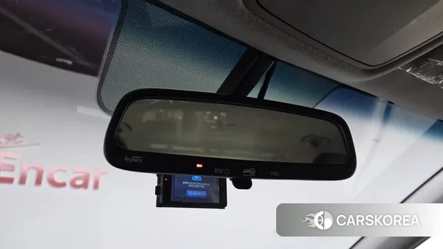 Hyundai Kona 2018 Светло-серебряный цвет из Кореи, фото 6