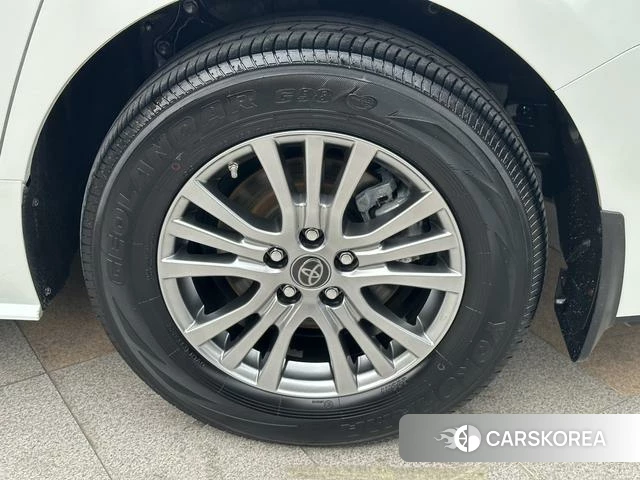 Toyota Saina 2023 Белый из Китая, фото 6