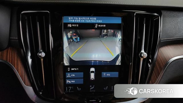 Volvo V60 Cross-Country 2nd Generation 2021 Черный из Кореи, фото 6