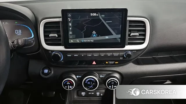 Hyundai Venue 2023 Серебристо-серый из Кореи, фото 6