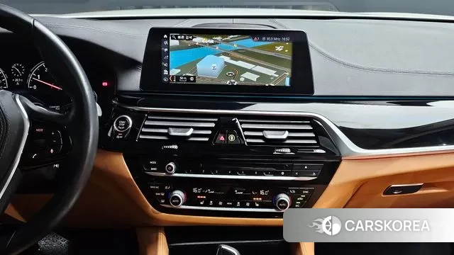 BMW 5 Series (G30) 2018 Белый из Кореи, фото 6
