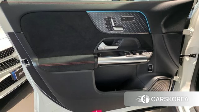 Mercedes-Benz GLA - Class H247 2025 Белый из Кореи, фото 6