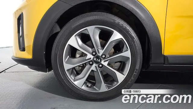 Kia Stonic 2018 Желтый из Кореи, фото 6