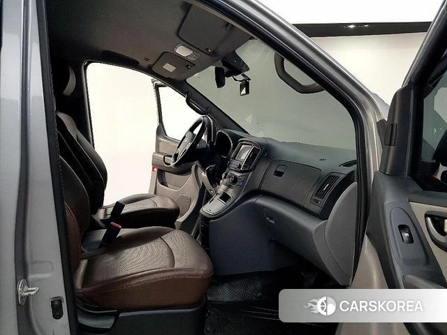 Hyundai The New Grand Starex 2019 Серебристо-серый из Кореи, фото 6