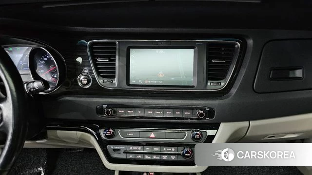 Kia The New Carnival 2019 Серебряный из Кореи, фото 6