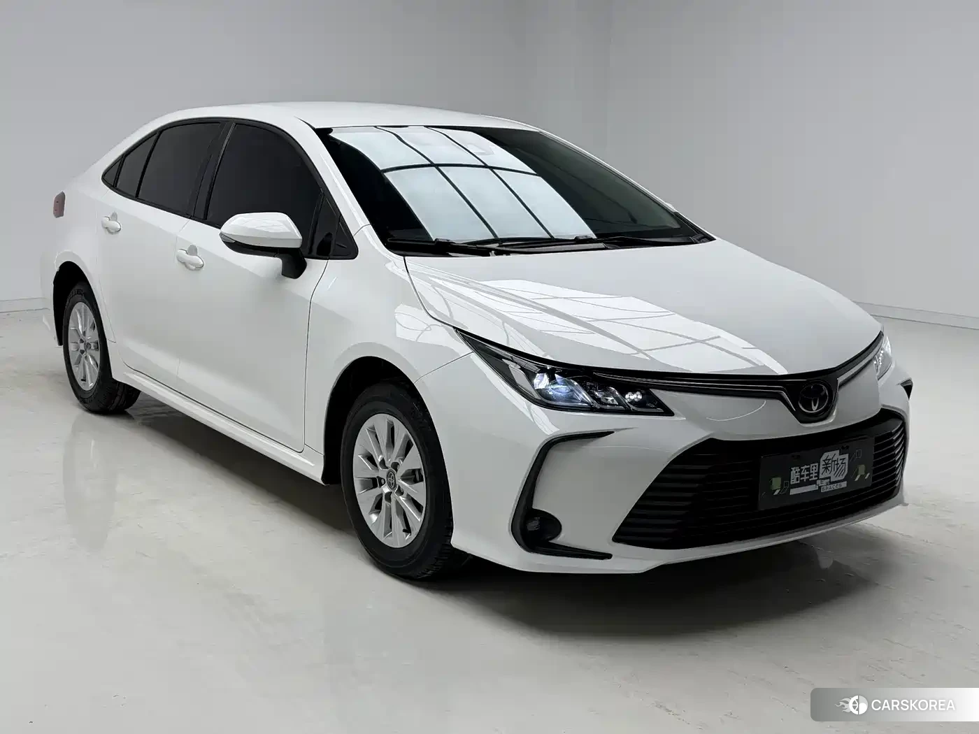 Toyota Corolla 2023 Белый из Китая, фото 6
