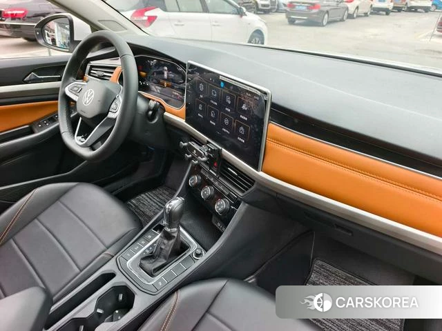 Volkswagen Bora 2024 Белый из Китая, фото 6