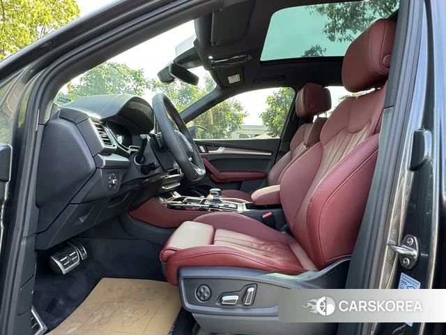 Audi Q5L 2024 Темно-серый из Китая, фото 6